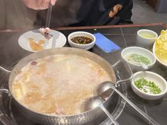 -老来福·非遗酸汤兔(凯旋路店)