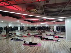 -格易美游泳馆健身房(新昆仑店)