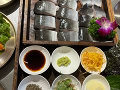 -围炉肉舍•炭烤活鳗•丹东海鲜烤肉(步行街店)