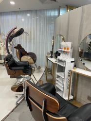 点击看大图 -八佰伴8008星级形象店