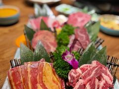 黑牛六拼-明洞阿姨·韩式酱蟹烤肉·创意料理(三元桥店)