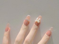 -悦指间美甲美睫