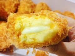 蟹黄肉松小贝-鲍师傅糕点(国金街店)