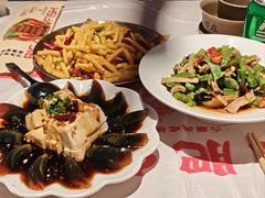 -肥肥虾庄·金牌油焖大虾(汉街SKP店)