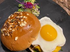 -HIGH FIVE哈福手工汉堡(桂林路店)