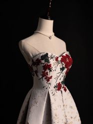 -不晚国际婚纱礼服