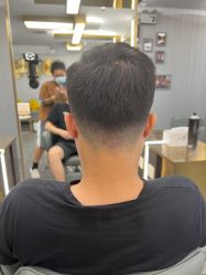 -即型男士理发工作室