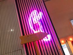 -Pinchy's Lobster & Champagne Bar