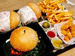 -The Habit Burger Grill 哈比特汉堡(复兴soho店)
