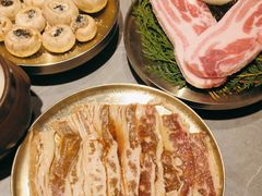 -草家酱蟹炭火烤肉店(珲春南路一店)