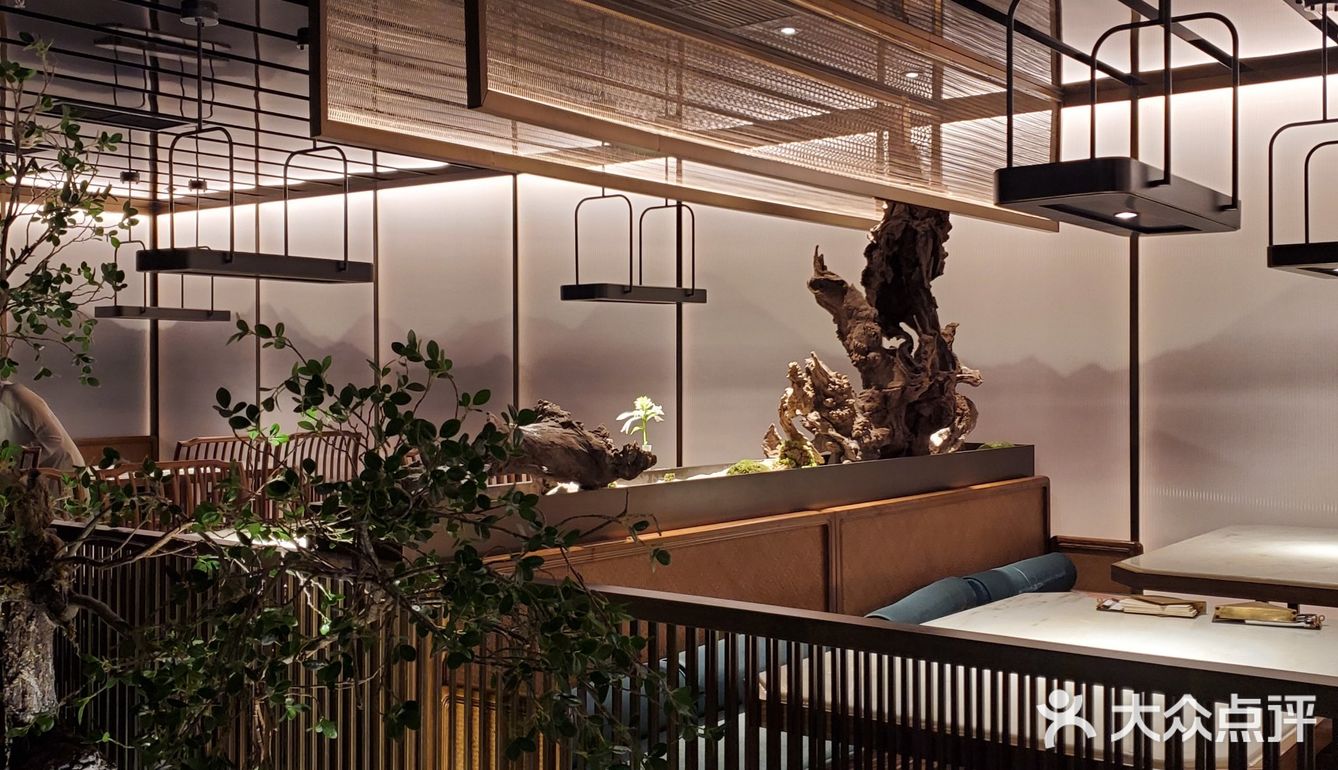 这家店吃起来也没看起来那么贵嘛~好吃！大力推荐！