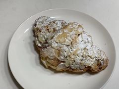 杏仁羊角-西点坊(浦东香格里拉店)