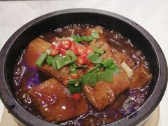 石锅焖豆腐-滇越乘象云南餐厅(豆各庄店)