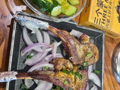苏尼特金质烤羊排-三个蒙古大叔羊肉串(大宁店)