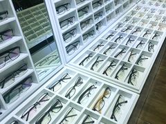 -臻美视爵眼镜·明月·依视路·蔡司折扣店(广渠门店)