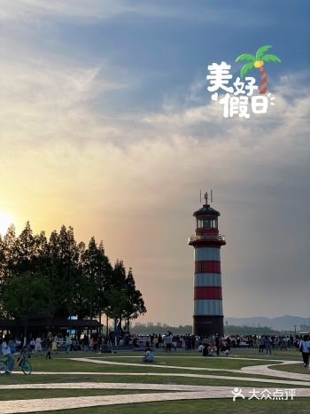 南京网红地标｜鱼嘴湿地公园、灯塔夕阳