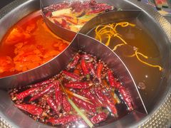 香茅草鱼油锅底-廖掌柜·重庆鲜货火锅(上海首店)