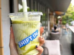 牛油果奶昔-Shiftin’浮起咖啡 (福保店)