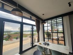 -夏屿湖畔.落日湖景餐厅(普者黑景区店)