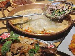 -洱火云南酸菜牛肉火锅(石景山当代商城店)