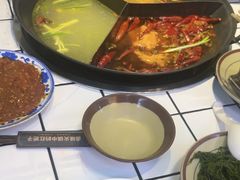 -巴卤社老火锅(财富店)