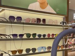 -爱视眸Eyeblling眼镜·依视路·蔡司镜片折扣店(百联南方商城购物中心)