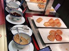 -亚龙湾希尔顿自助餐厅·海鲜·烧烤·沙滩BBQ·现场乐队