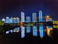 -万绿园