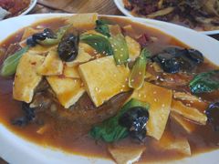 黄鱼烧豆腐-二道木烤羊腿(桃花潭店)