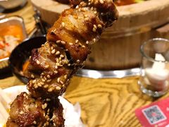 红柳大串羊肉-聚串门儿·东北烧烤(信义坊店)