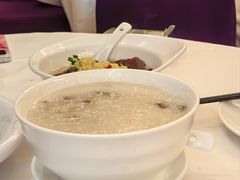 皮蛋咸肉粥-万山楼海鲜酒家·二十三年老字号