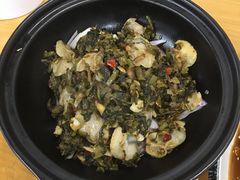 酸菜干锅蝴蝶蚌-万景饭店·鱼街农家菜