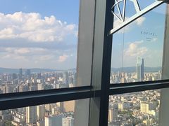 -锦厨国际自助餐厅 · 云端景观 (昆明索菲特大酒店)