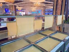 刚刚晒好的豆腐皮-渔家海鲜舫(宝湖路店)