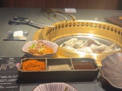 -铭牛烧肉·和牛海鲜自助(高新月牙湖店)