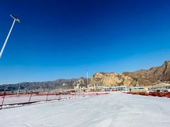 -荣盛康旅野三坡滑雪场