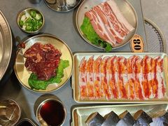-围炉肉舍丹东海鲜烤肉·烤活鳗(步行街店)