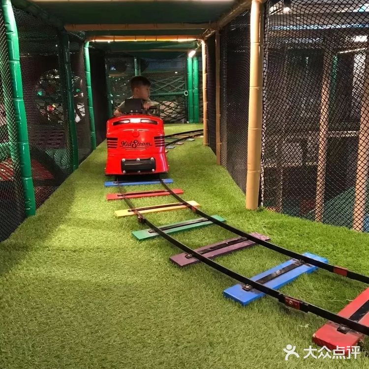 遛娃推荐[糖果]迷宫式游乐园