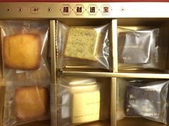 -花花卷卷·鲜食蛋糕(静安久光百货店)