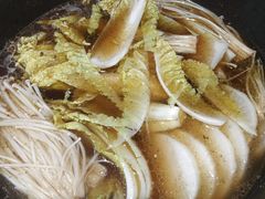 -茸梅路右拐龙虾-农家菜(松江店)