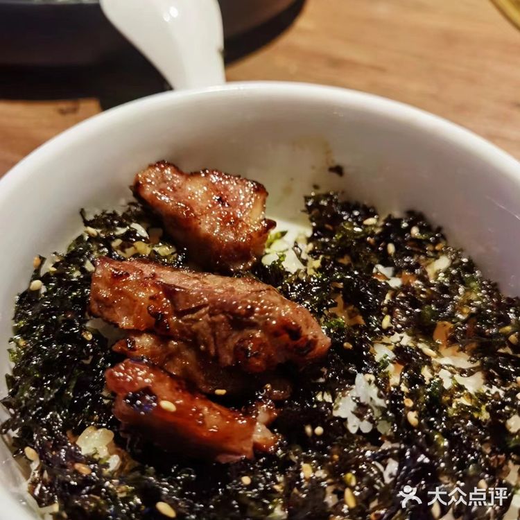 中国大陆烧肉品类之王，当之无愧。一起吃烤肉