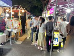 -吴山路夜市
