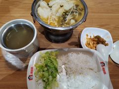老坛酸菜鱼饭-南城香·饭香串香馄饨香(赵公口店)