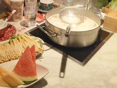 -尚尚仙·酸汤猪手·猪肚鸡火锅(华联万柳购物中心店)