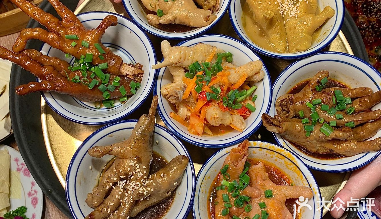 闻着味道穿过巷子找到这家店‼️甜品太绝