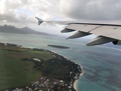 -西沃古尔·拉姆古兰爵士国际机场