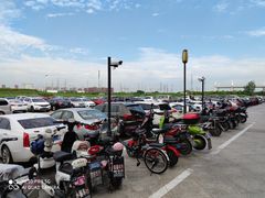 -松江南站-地铁站停车场