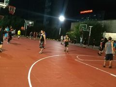 -洛克公园·篮球·足球·羽毛球(莘庄店)