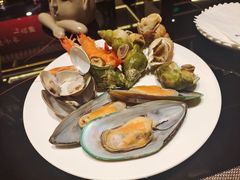 -大中华希尔顿酒店-念自助餐·嗨啤·小龙虾