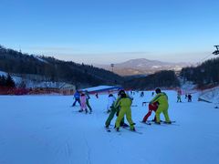 -亚布力新体委滑雪场